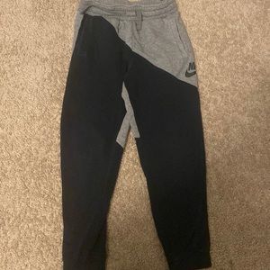 Nike boys joggers size medium 8/10